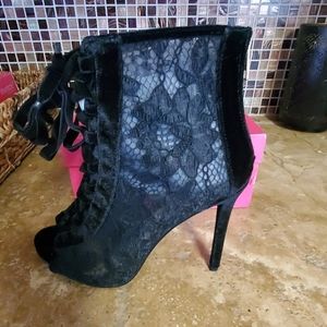 Black lace detail bootie